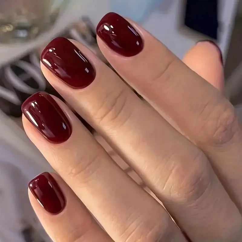 Oval & Almond Press-On Nails – Elegant, Natural Styles for Everyday Wear