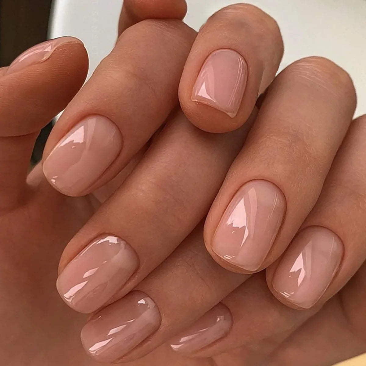 Oval & Almond Press-On Nails – Elegant, Natural Styles for Everyday Wear