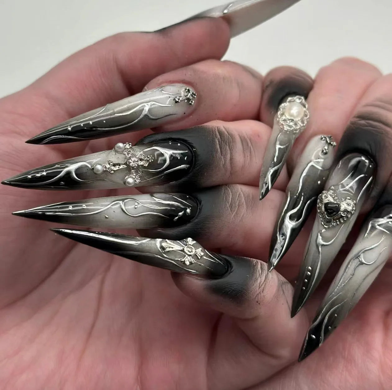 Horror Comic Press-On Nails – Glossy Black Almond Set with Japanese Anime Art