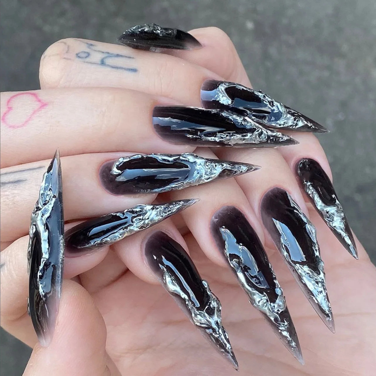 Horror Comic Press-On Nails – Glossy Black Almond Set with Japanese Anime Art